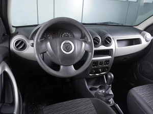 Хетчбэк Renault Sandero 2013 года, 680000 рублей, Ростов-на-Дону