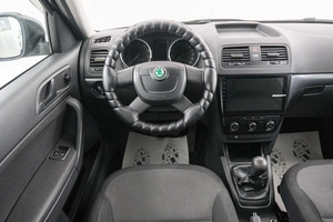 Внедорожник Skoda Yeti 2011 года, 739000 рублей, Красноярск