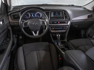 Седан Hyundai Sonata 2019 года, 1877000 рублей, Краснодар