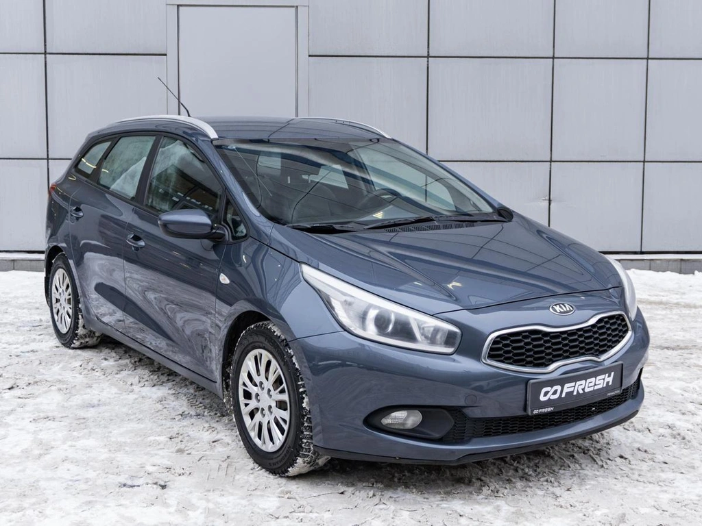 Универсал Kia Ceed 2014 года, 975000 рублей, Санкт-Петербург