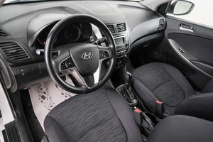 Седан Hyundai Solaris 2015 года, 899000 рублей, Красноярск