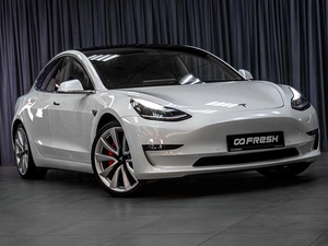 Седан Tesla Model 3 2019 года, 3769000 рублей, Тюмень