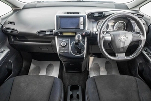 Минивэн Toyota Wish 2011 года, 1189000 рублей, Барнаул