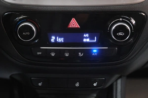 Седан Hyundai Solaris 2017 года, 1099000 рублей, Омск