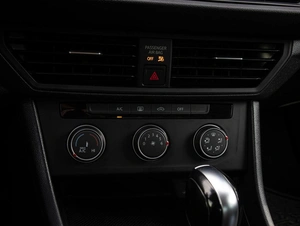 Седан Volkswagen Jetta 2020 года, 1610000 рублей, Большой Сочи