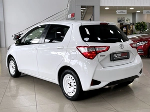 Хетчбэк Toyota Vitz 2017 года, 997000 рублей, Солонцы