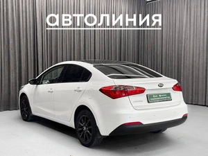 Седан Kia Cerato 2015 года, 850000 рублей, Красноярск