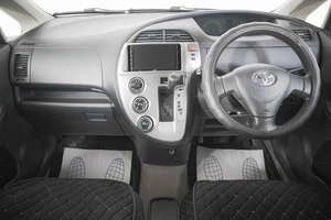 Хетчбэк Toyota Ractis 2005 года, 659000 рублей, Кемерово