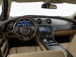 Седан Jaguar XJ 2010 года, 1749077 рублей, Москва