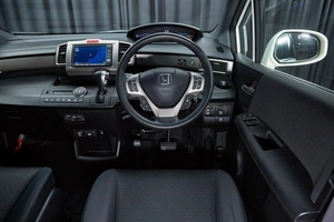 Минивэн Honda Freed 2011 года, 1049000 рублей, Красноярск