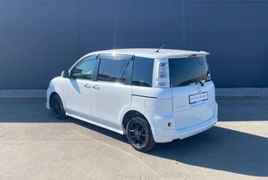 Минивэн Toyota Sienta 2013 года, 1100000 рублей, Солонцы
