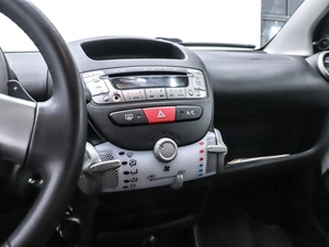 Хетчбэк Peugeot 107 2012 года, 599000 рублей, Красноярск