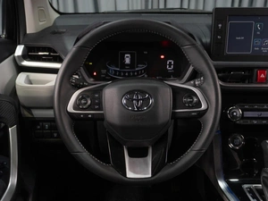 Минивэн Toyota Veloz 2023 года, 4249000 рублей, Тюмень