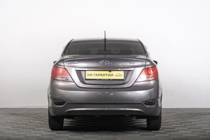 Седан Hyundai Solaris 2014 года, 839000 рублей, Томск