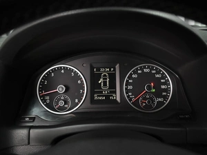 Внедорожник Volkswagen Tiguan 2010 года, 1125000 рублей, Ставрополь