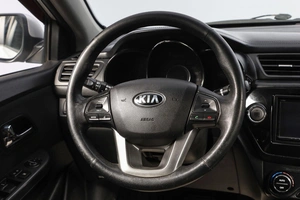 Седан Kia Rio 2013 года, 989000 рублей, Новосибирск