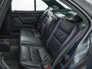Седан BMW M5 1991 года, 5599777 рублей, Москва