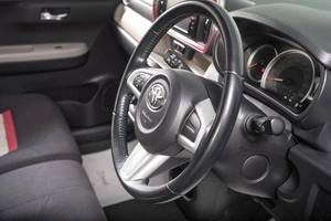 Хетчбэк Toyota Passo 2017 года, 1039000 рублей, Томск