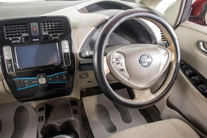 Хетчбэк Nissan Leaf 2013 года, 939000 рублей, Барнаул