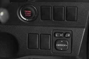 Хетчбэк Toyota Ractis 2010 года, 879000 рублей, Кемерово