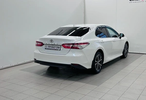 Седан Toyota Camry 2018 года, 2080000 рублей, Красноярск