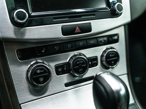 Седан Volkswagen Passat 2012 года, 1300000 рублей, Красноярск