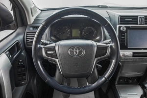 Внедорожник Toyota Land Cruiser Prado 2018 года, 4789000 рублей, Барнаул