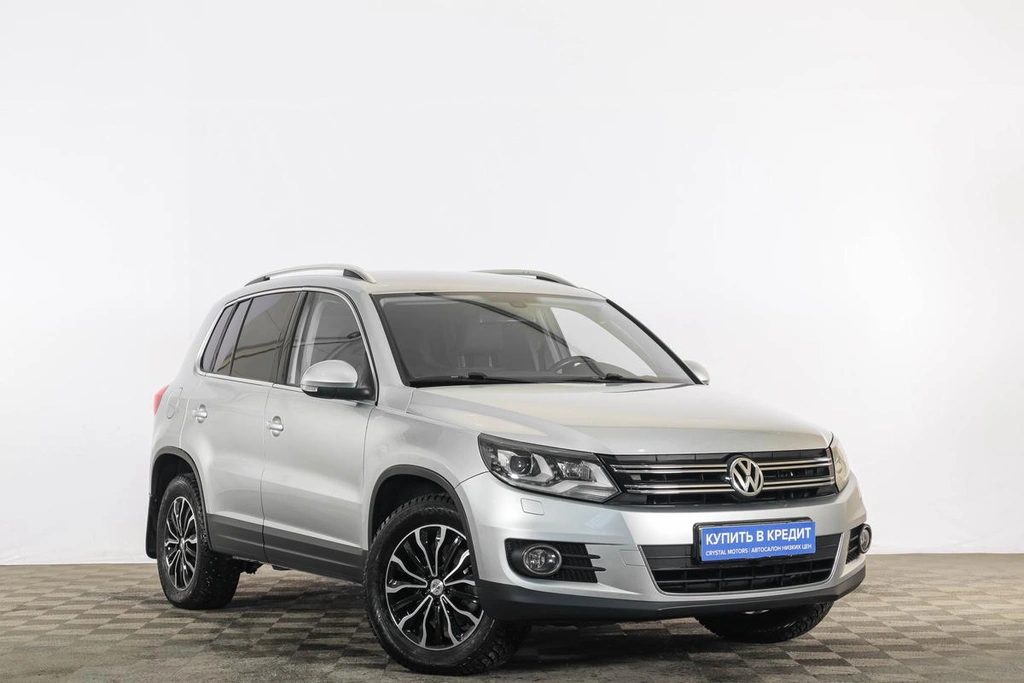 Внедорожник Volkswagen Tiguan 2012 года, 1529000 рублей, Тюмень
