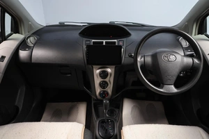 Хетчбэк Toyota Vitz 2009 года, 689000 рублей, Новосибирск