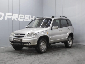 Внедорожник Chevrolet Niva 2010 года, 370000 рублей, Омск