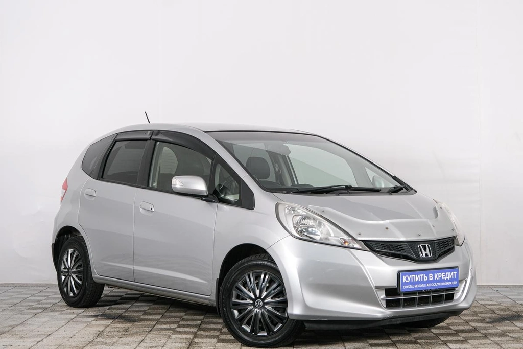 Хетчбэк Honda Fit 2012 года, 829000 рублей, Красноярск