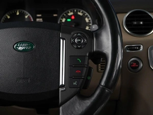 Внедорожник Land Rover Discovery 2013 года, 2153999 рублей, Москва