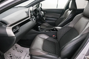 Внедорожник Toyota C-HR 2019 года, 2299000 рублей, Красноярск