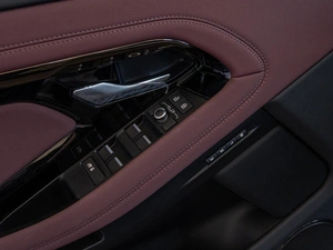 Внедорожник Land Rover Range Rover Evoque 2025 года, 5850000 рублей, Краснодар