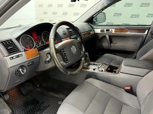 Внедорожник Volkswagen Touareg 2008 года, 1150000 рублей, Красноярск