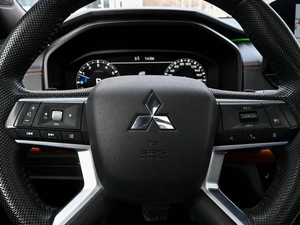 Внедорожник Mitsubishi Outlander 2023 года, 3850000 рублей, Волгоград