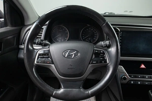 Седан Hyundai Elantra 2018 года, 1449000 рублей, Оренбург