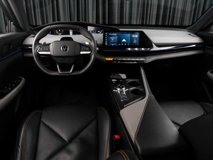 Лифтбек Changan UNI-V 2023 года, 2399000 рублей, Тюмень