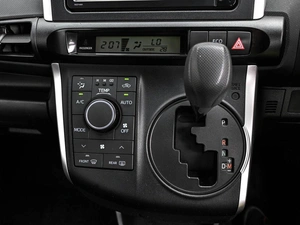 Минивэн Toyota Wish 2015 года, 1489000 рублей, Кирилловка