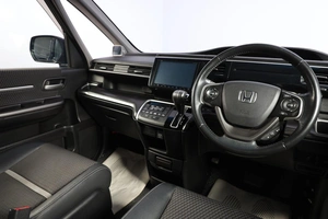 Минивэн Honda Stepwgn 2015 года, 2069000 рублей, Новосибирск