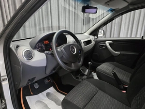 Хетчбэк Renault Sandero 2010 года, 445000 рублей, Красноярск