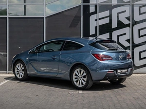 Хетчбэк Opel Astra GTC 2013 года, 850000 рублей, Краснодар