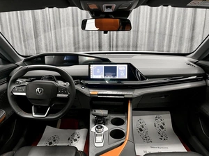 Лифтбек Changan UNI-V 2022 года, 2099000 рублей, Красноярск