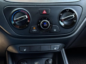 Седан Hyundai Solaris 2019 года, 1379000 рублей, Большой Сочи