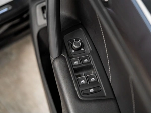 Внедорожник Volkswagen Tiguan 2019 года, 2600000 рублей, Красноярск