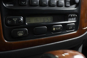 Внедорожник Lexus LX 2001 года, 1590000 рублей, Омск