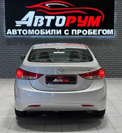 Седан Hyundai Avante 2011 года, 997000 рублей, Красноярск