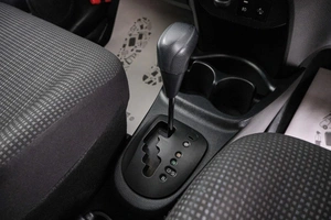 Хетчбэк Toyota Vitz 2017 года, 829000 рублей, Красноярск