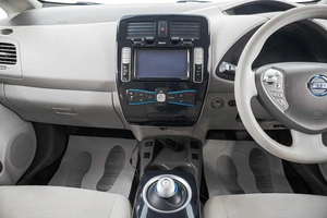 Хетчбэк Nissan Leaf 2011 года, 849000 рублей, Барнаул