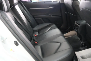 Седан Toyota Camry 2018 года, 2999000 рублей, Омск